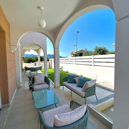 Calypso Luxury Pool&spa Apartment Pula
