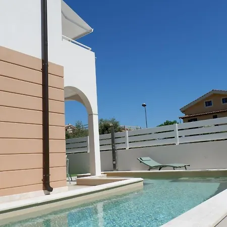 Calypso Luxury Pool&spa *